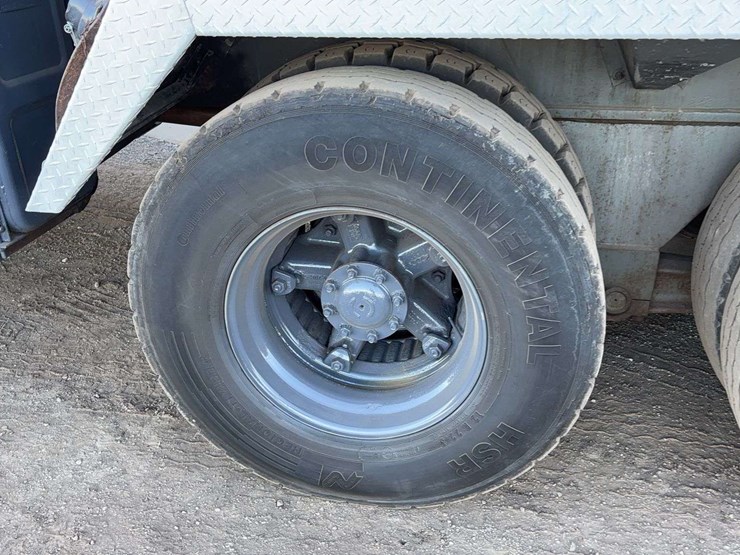 1993-grove-tms700b-image-8