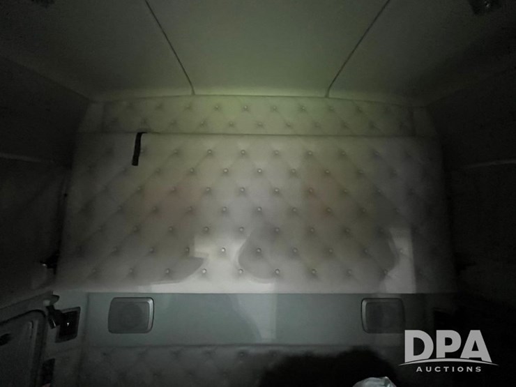 kenworth-t680-image-70