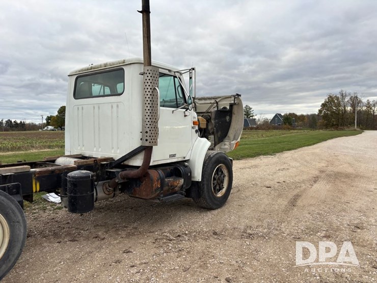 international-4900-image-54