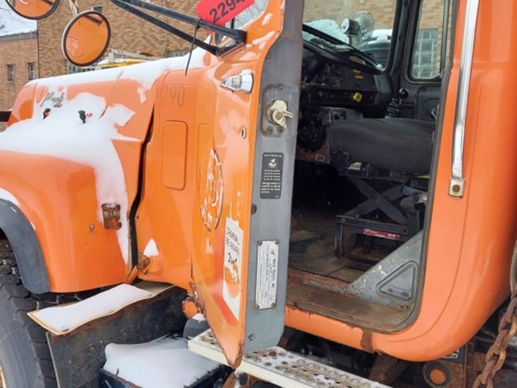 mack-rd690s-image-92