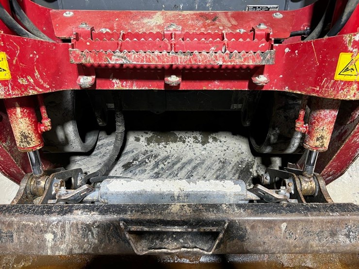 2022-takeuchi-tl8r2-image-10