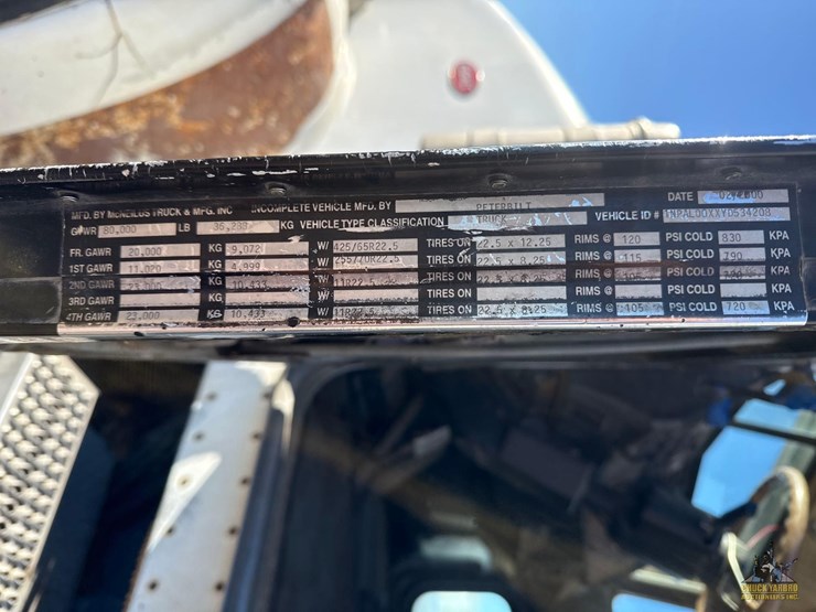 peterbilt-357-image-30