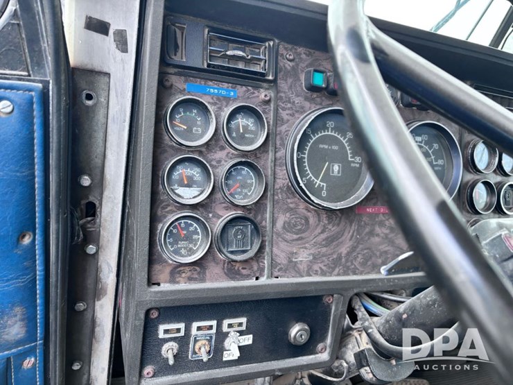 kenworth-t600a-image-75