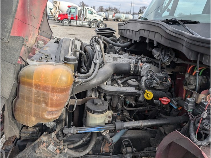 2014-international-durastar-4300-image-15