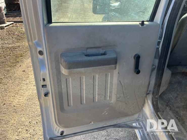 ford-f550-xl-image-38