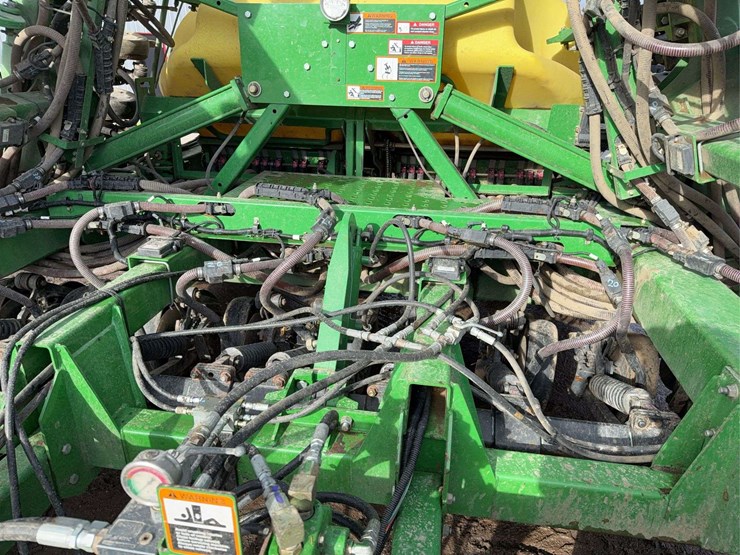 2011-john-deere-1990-image-23