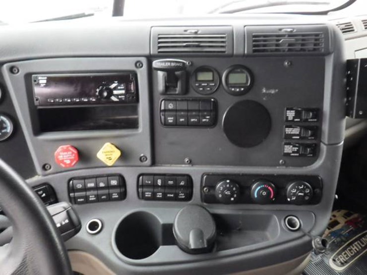 2019-freightliner-cascadia-125-image-19