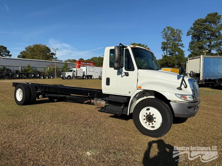 international-durastar-4300-image-1