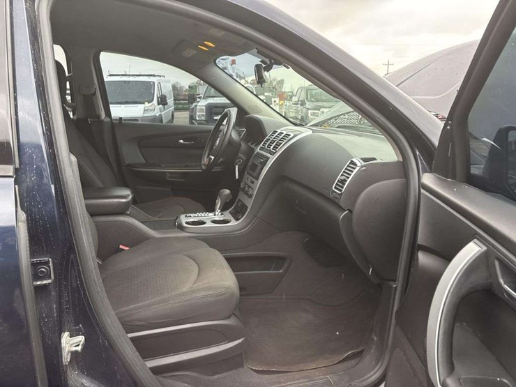 2011-gmc-acadia-image-20