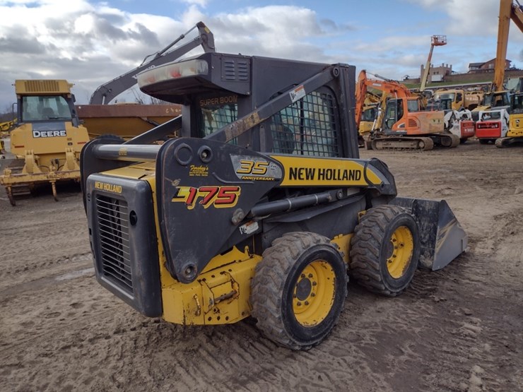 new-holland-l175-image-25