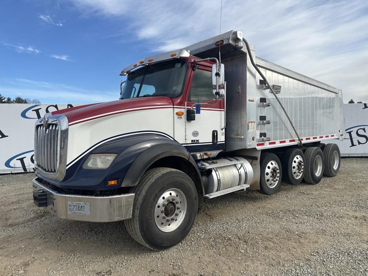 2017-international-hx615-image-1