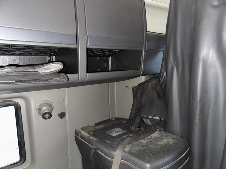 2014-international-prostar-image-39