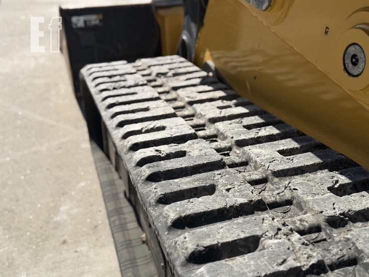 2017-deere-331g-image-12