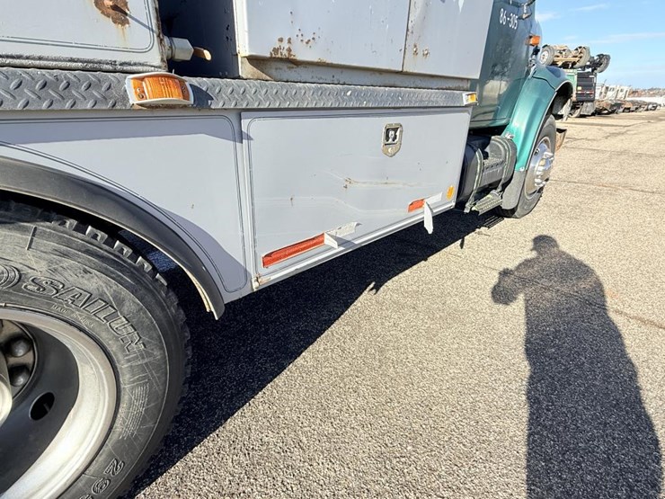 international-4700-image-30