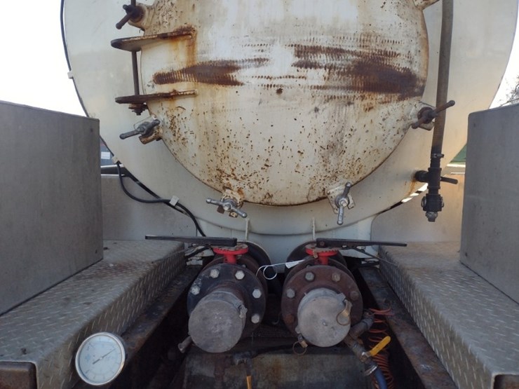 peterbilt-389-image-32