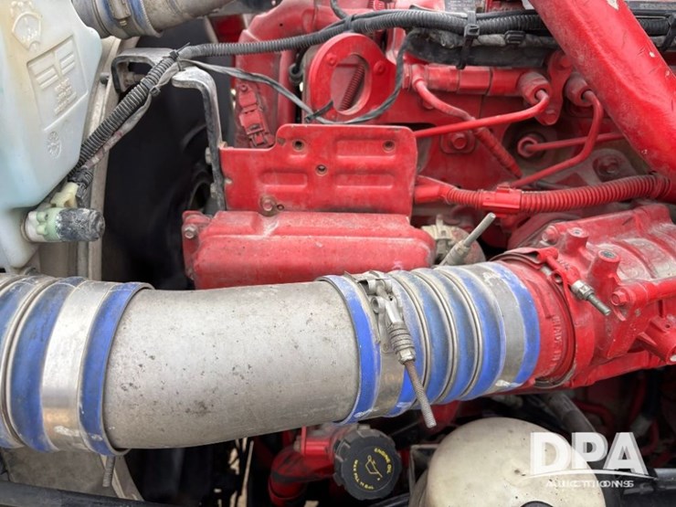 peterbilt-579-image-49