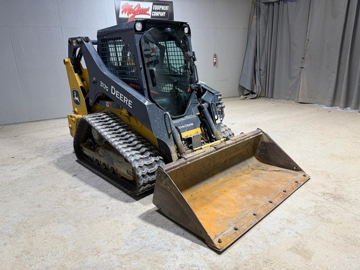 2021-deere-317g-image-7