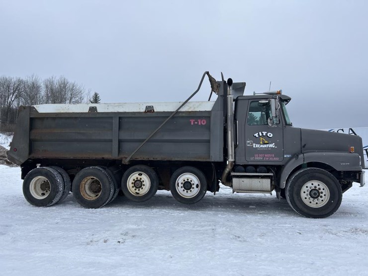 #1042-•-2000-volvo-quad-axle-dump-truck-image-16