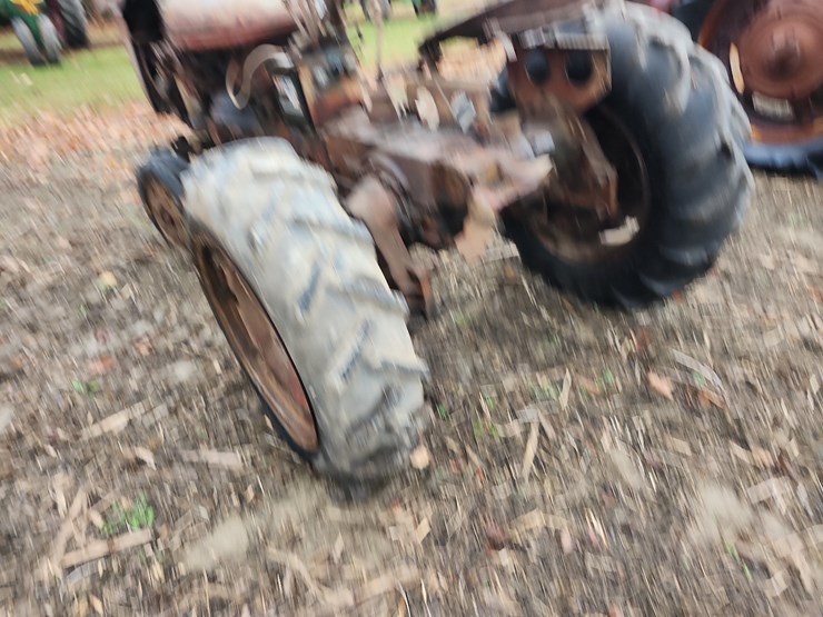 farmall-a-gas-tractor-image-4