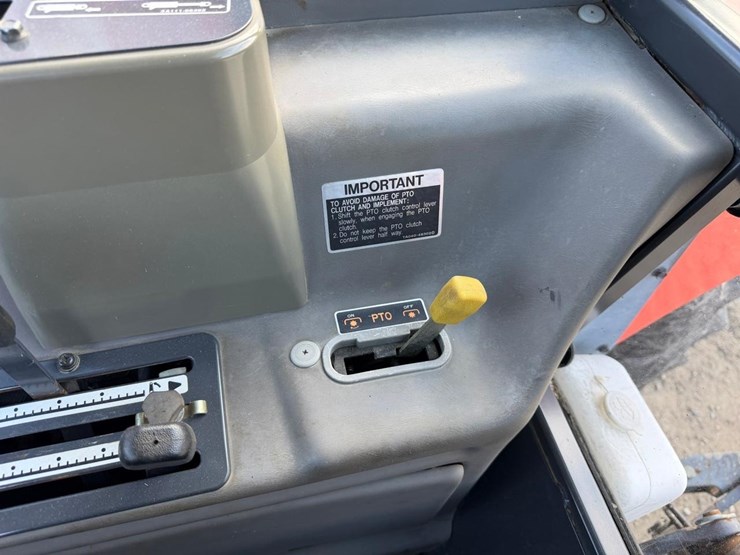 kubota-m108s-image-31