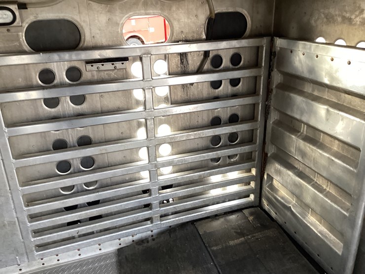 #4675-•-2014-merrit-cattle-trailer-image-29