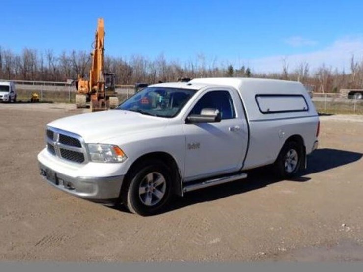 ram-1500-slt-image-1