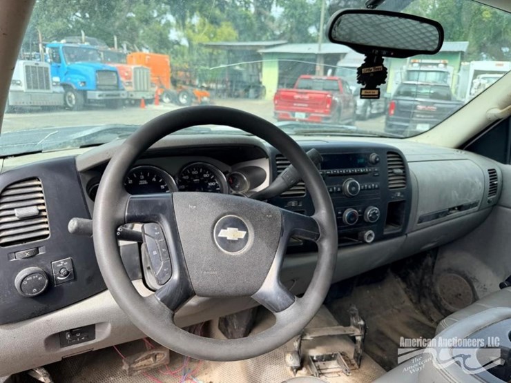 2009-chevrolet-silverado-3500-image-11