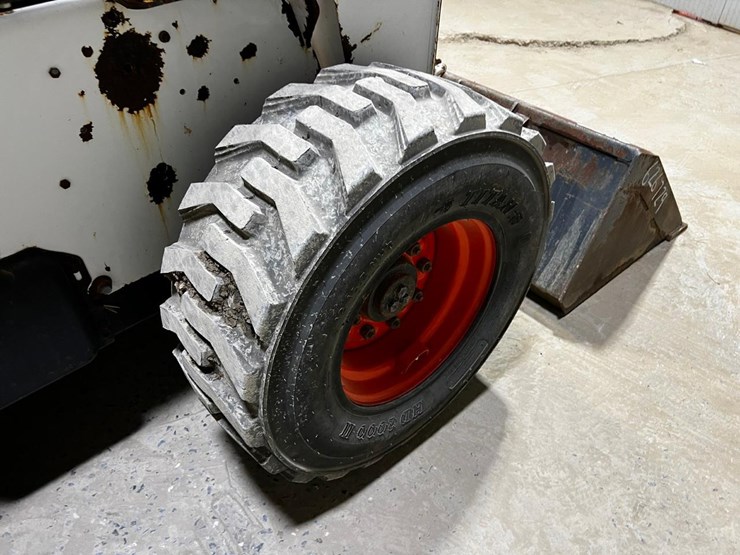 bobcat-s330-image-16