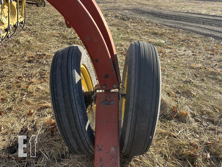 new-holland-258-image-6