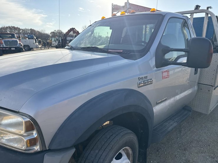 2006-ford-f550-image-19