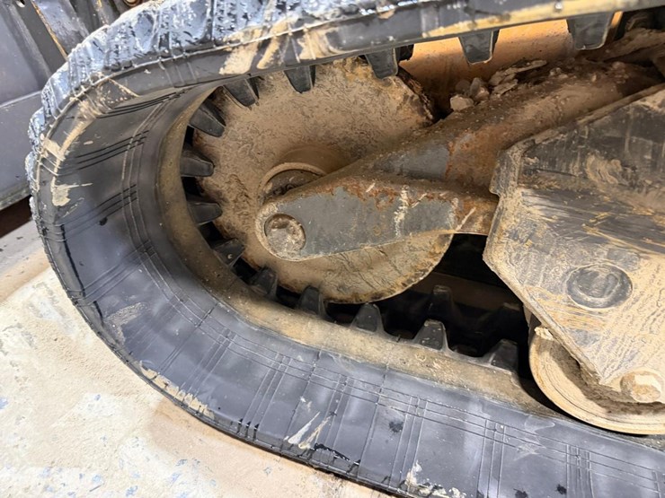 2022-case-tv450b-image-13