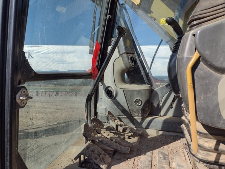 caterpillar-320dl-image-11