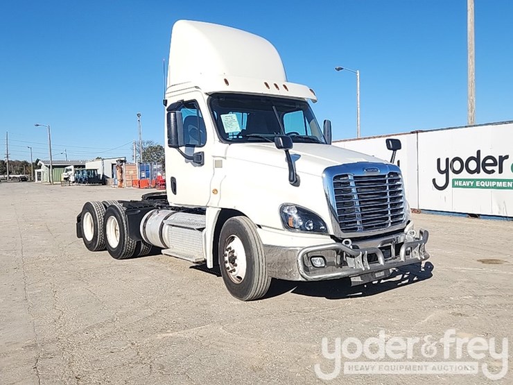 2018-freightliner-cascadia-125-image-7