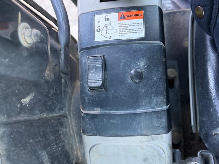 2010-komatsu-pc55mr-3-image-32