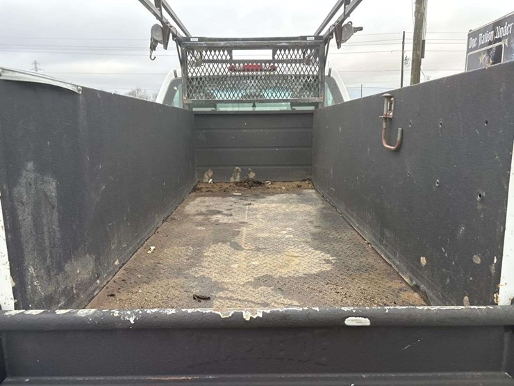 2012-chevrolet-silverado-2500-image-11