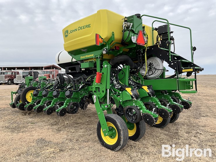 2021-john-deere-1775nt-image-7