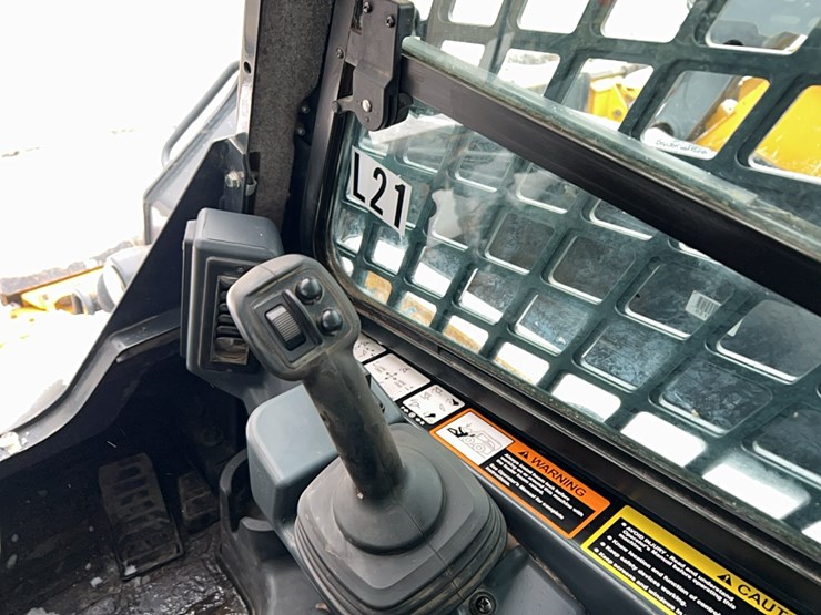 2023-deere-333g-image-10