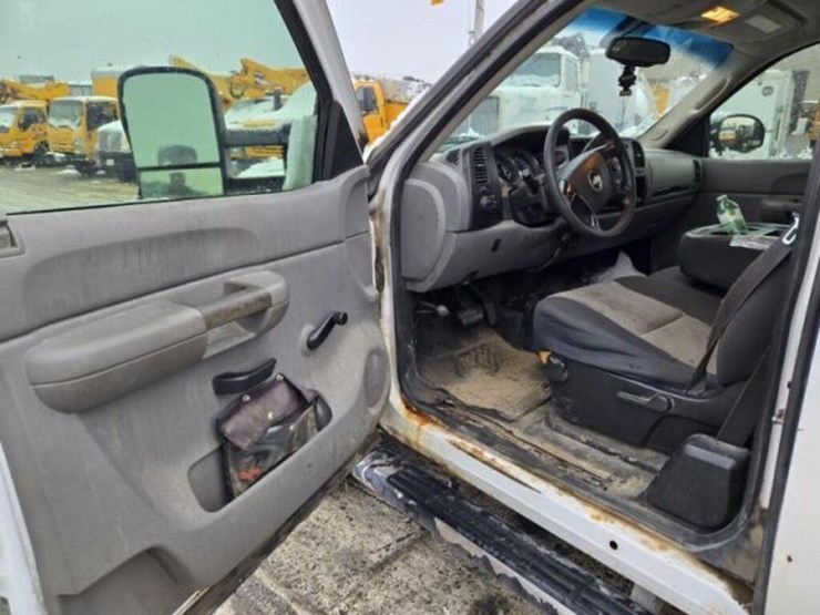 2007-chevrolet-2500-image-17