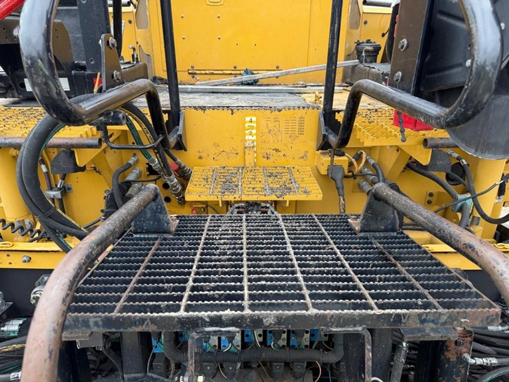 2015-caterpillar-ap-555e-image-33