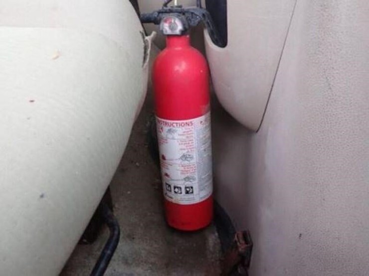 2010-ford-e350-xlt-image-33