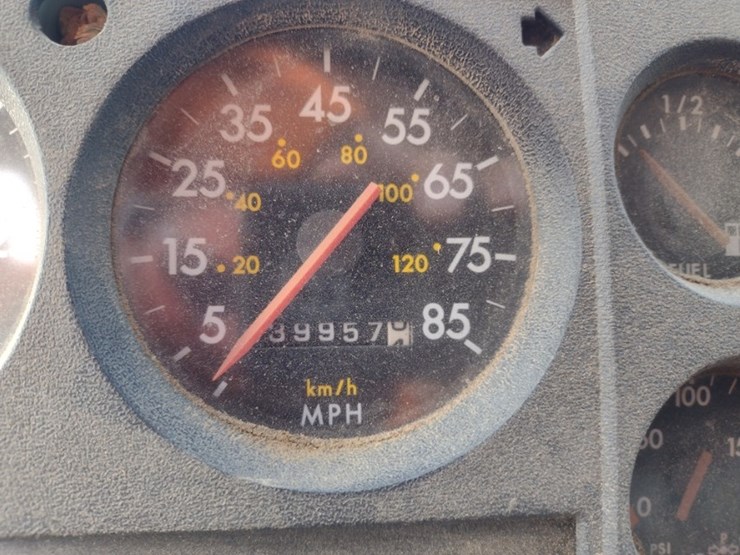 freightliner-fl70-image-7