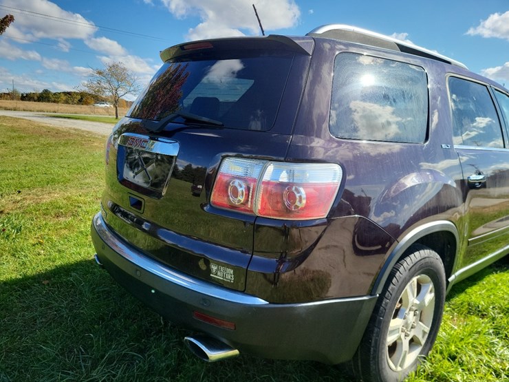 gmc-acadia-slt-image-22