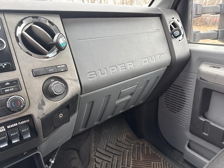 ford-f550-xlt-image-31