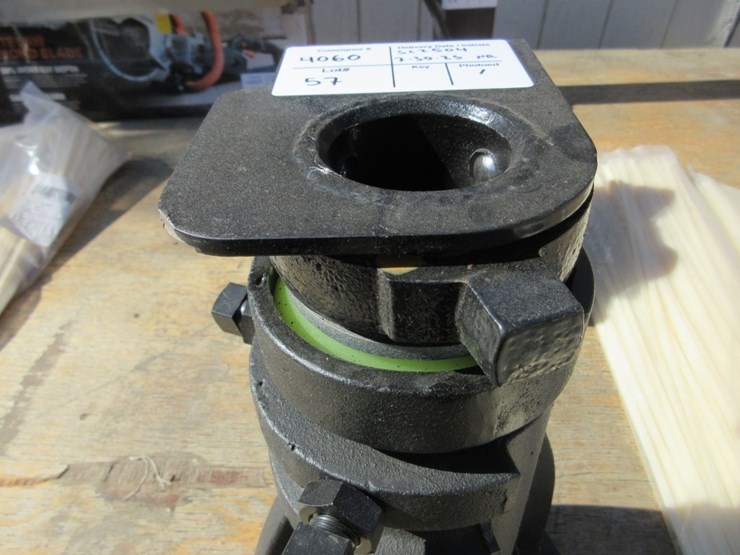 unused-cushioned-5th-wheel-to-gooseneck-hitch-image-4