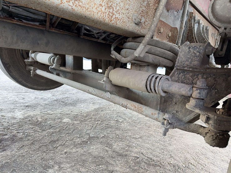 2004-peterbilt-357-image-31