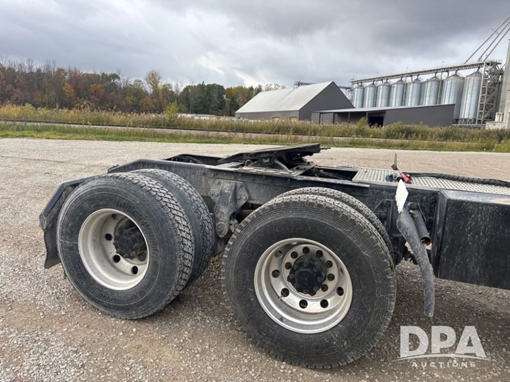 peterbilt-385-image-59