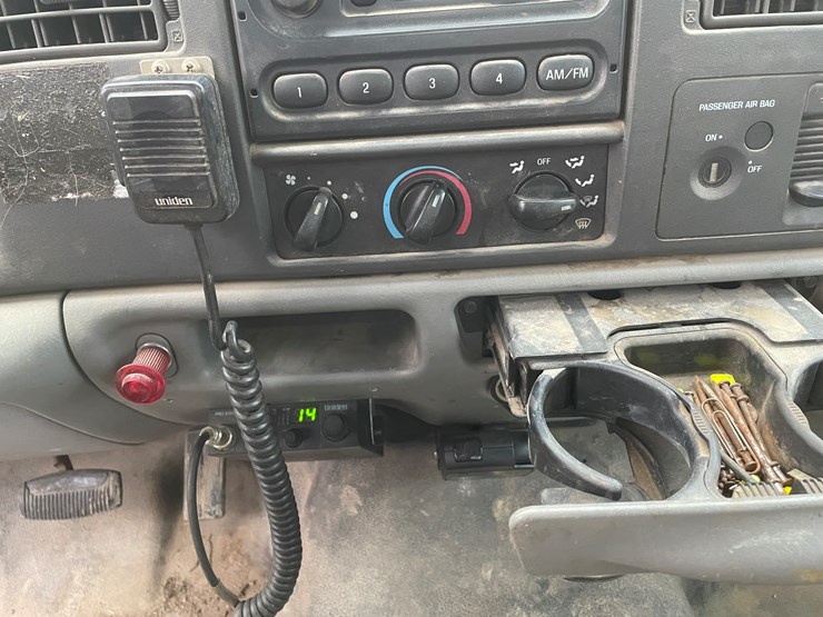 2004-ford-f450-image-32