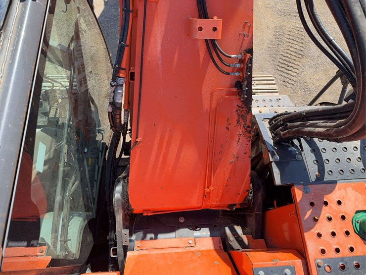 hitachi-225-excavator-image-40
