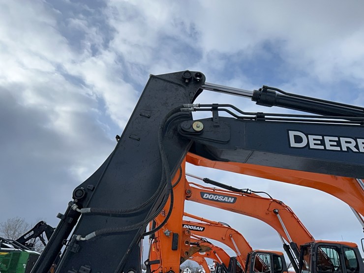 2023-john-deere-135p-hydraulic-excavator-sn:-nf00085,-image-4