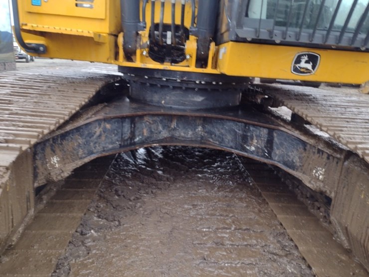 deere-200-lc-image-19